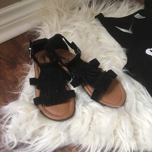 Fringe sandals